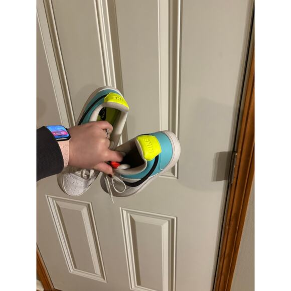 Nike Women's Court Vision LO Size 10 (CZ9352 100) Running Trainer Sneaker Shoes - Picture 3 of 5